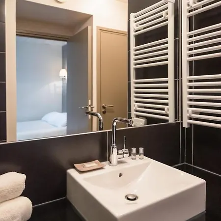Opera - Flat Close To Stations And Old - Welkeys Apartment *